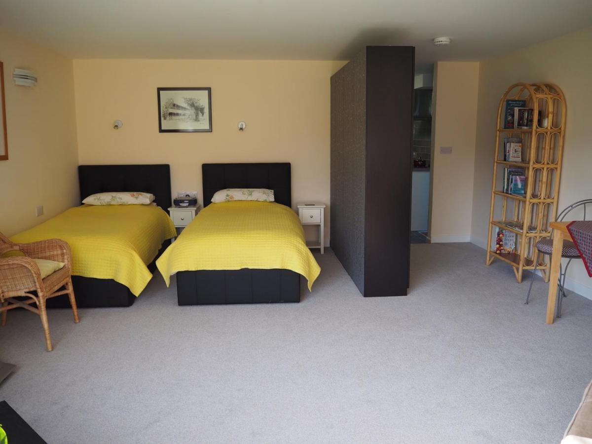 Truro Apartment In A Stunning Quiet Location ภายนอก รูปภาพ