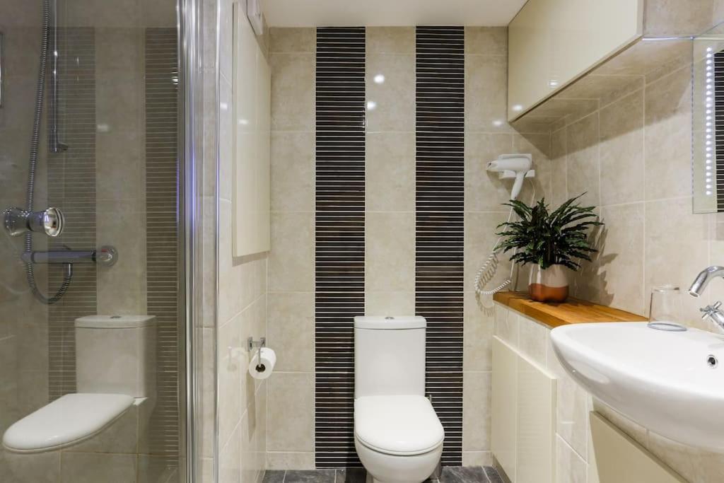 Truro Apartment In A Stunning Quiet Location ภายนอก รูปภาพ