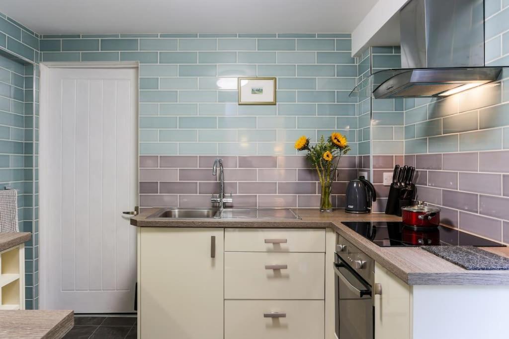 Truro Apartment In A Stunning Quiet Location ภายนอก รูปภาพ